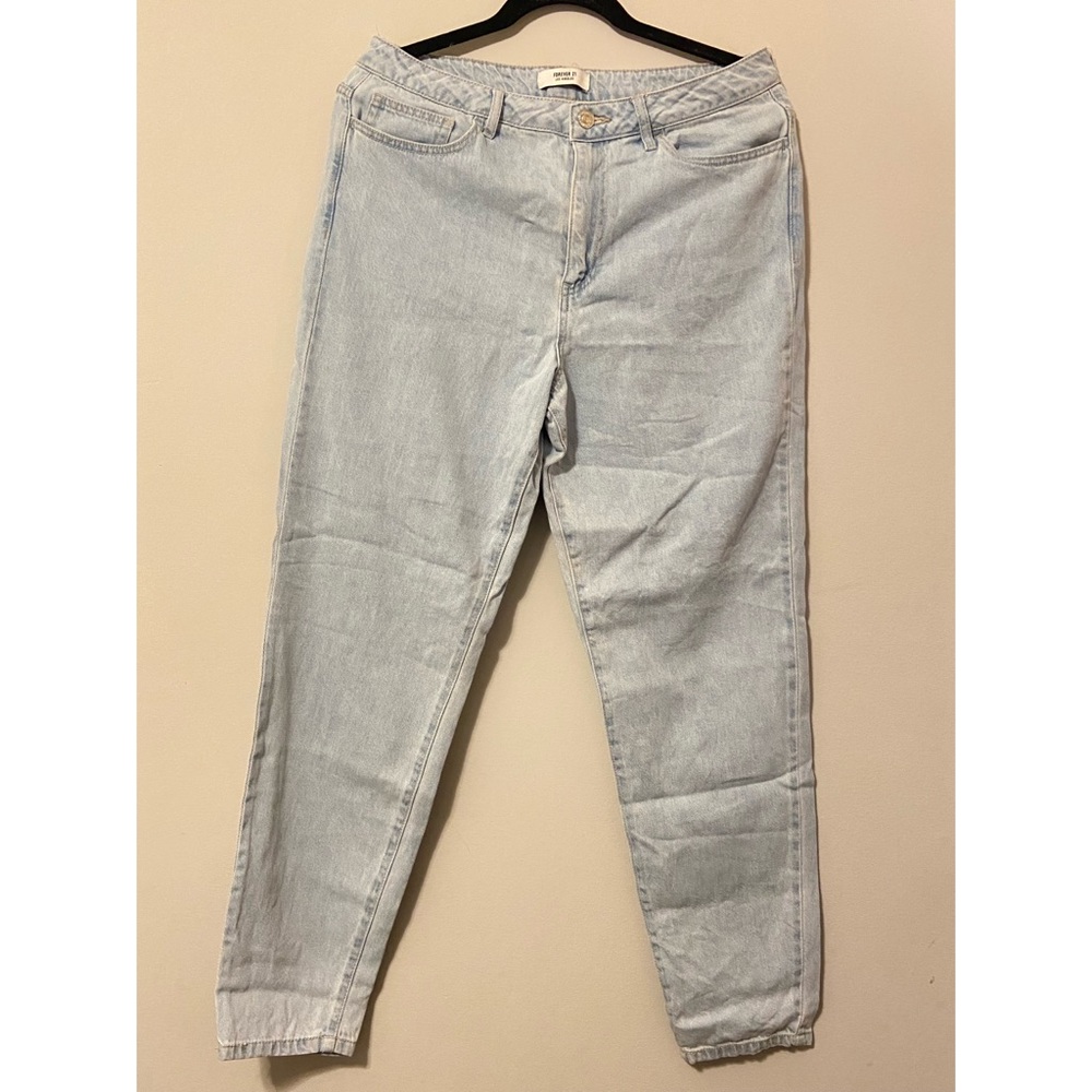 NWOT Forever 21 Light Wash Mom Jeans